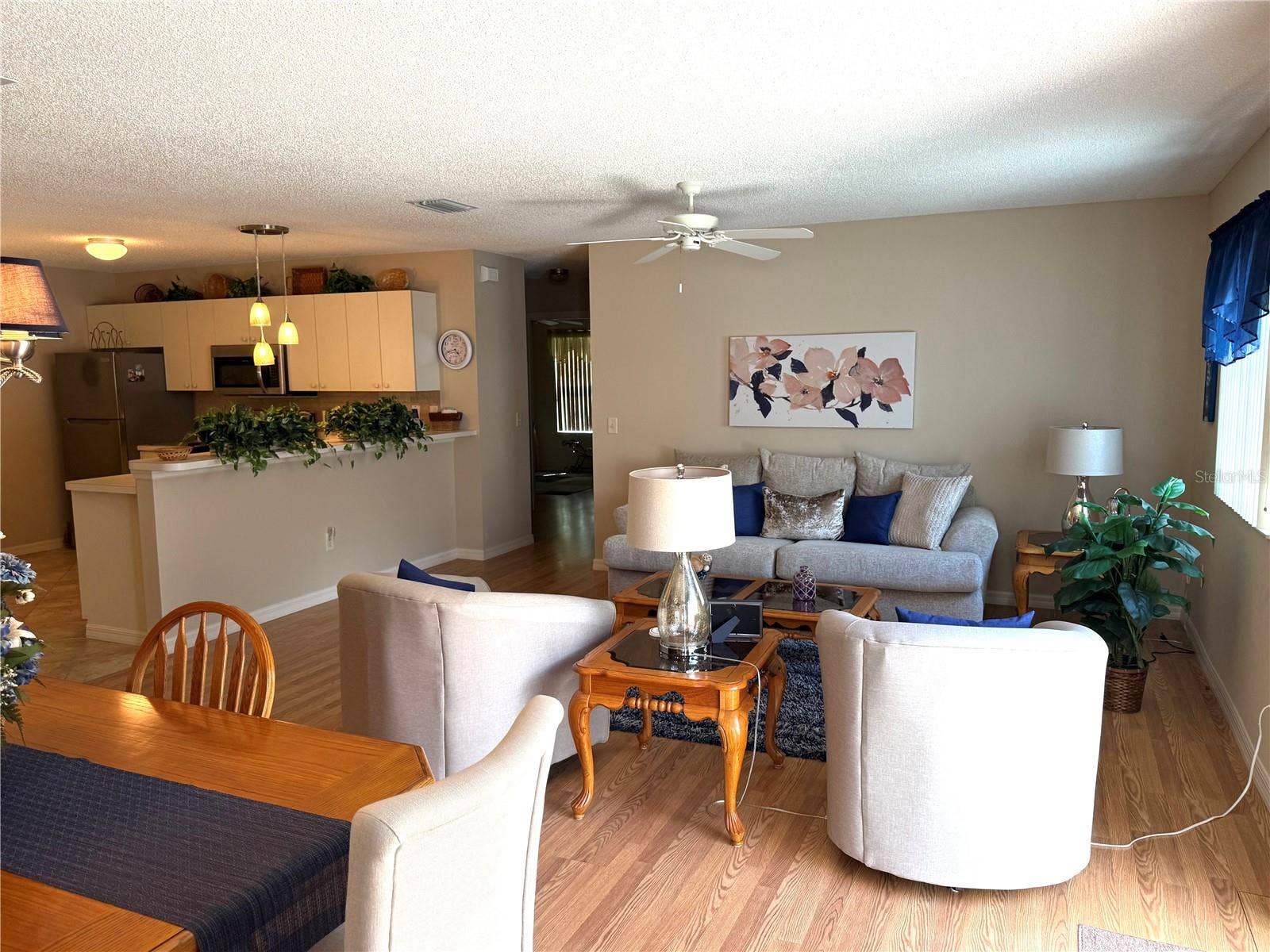 16878 SE 94TH SUNNYBROOK CIRCLE, The Villages, FL 32162 Living room