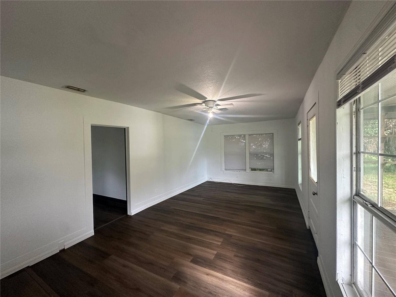 8725 N SILVER LAKE ROAD, Leesburg, FL 34788