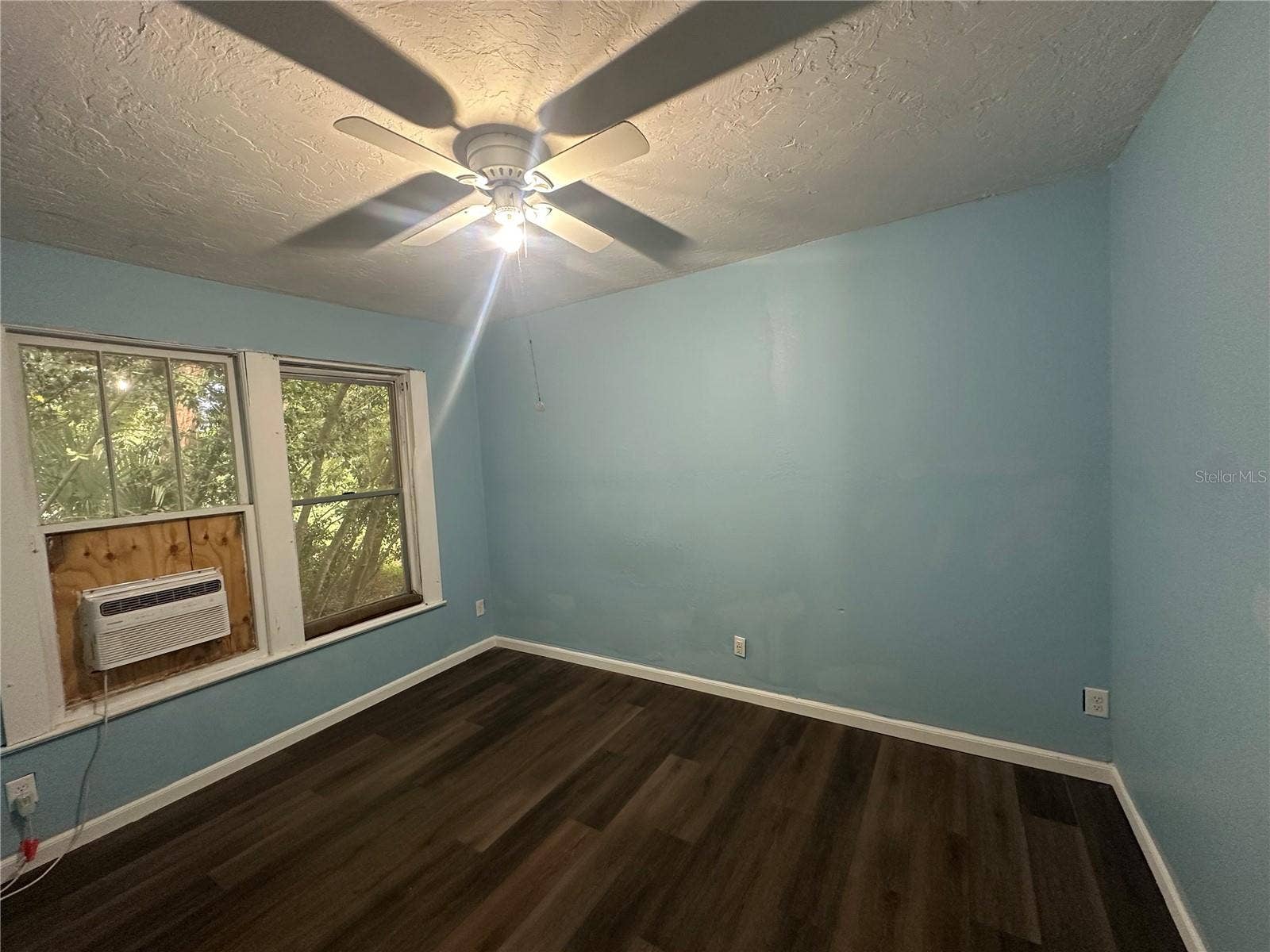 8725 N SILVER LAKE ROAD, Leesburg, FL 34788