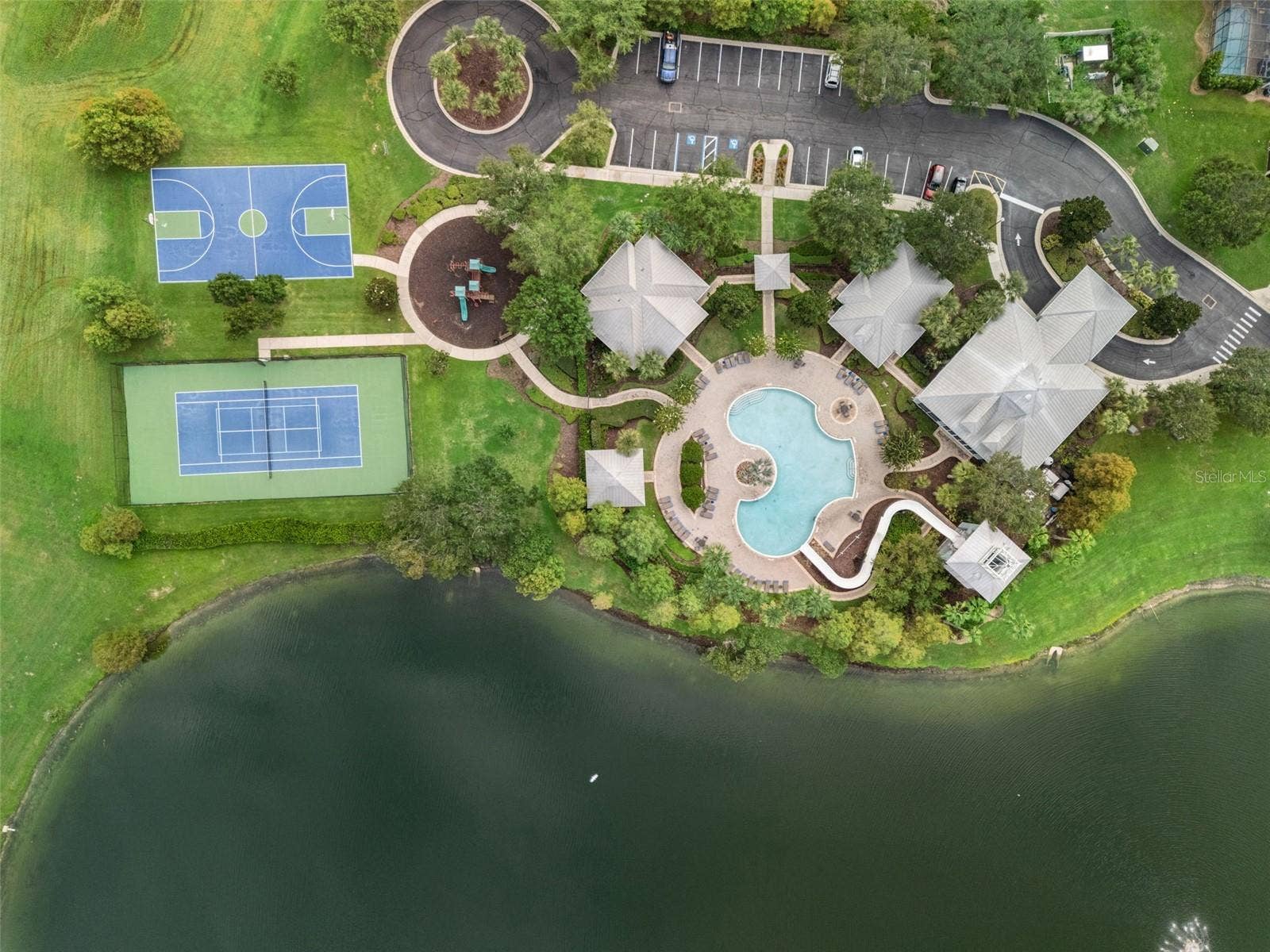 720 BAREFOOT BAY LOOP, Groveland, FL 34736