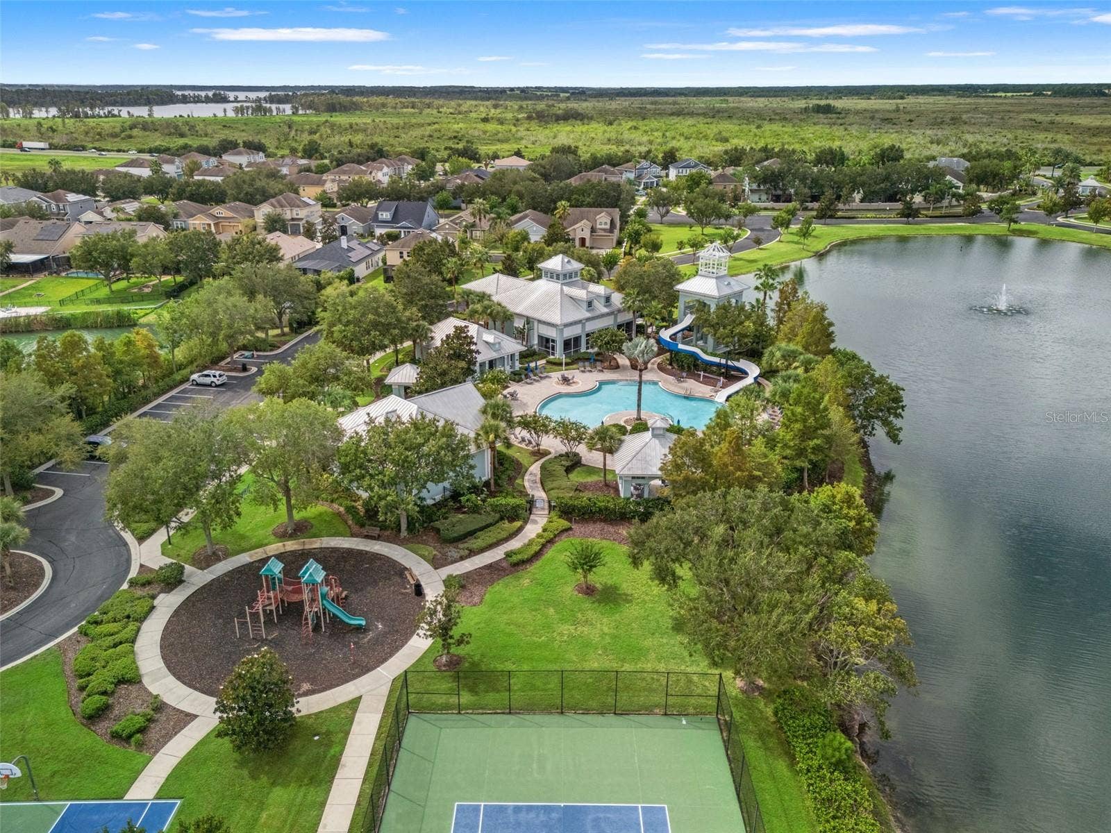 720 BAREFOOT BAY LOOP, Groveland, FL 34736