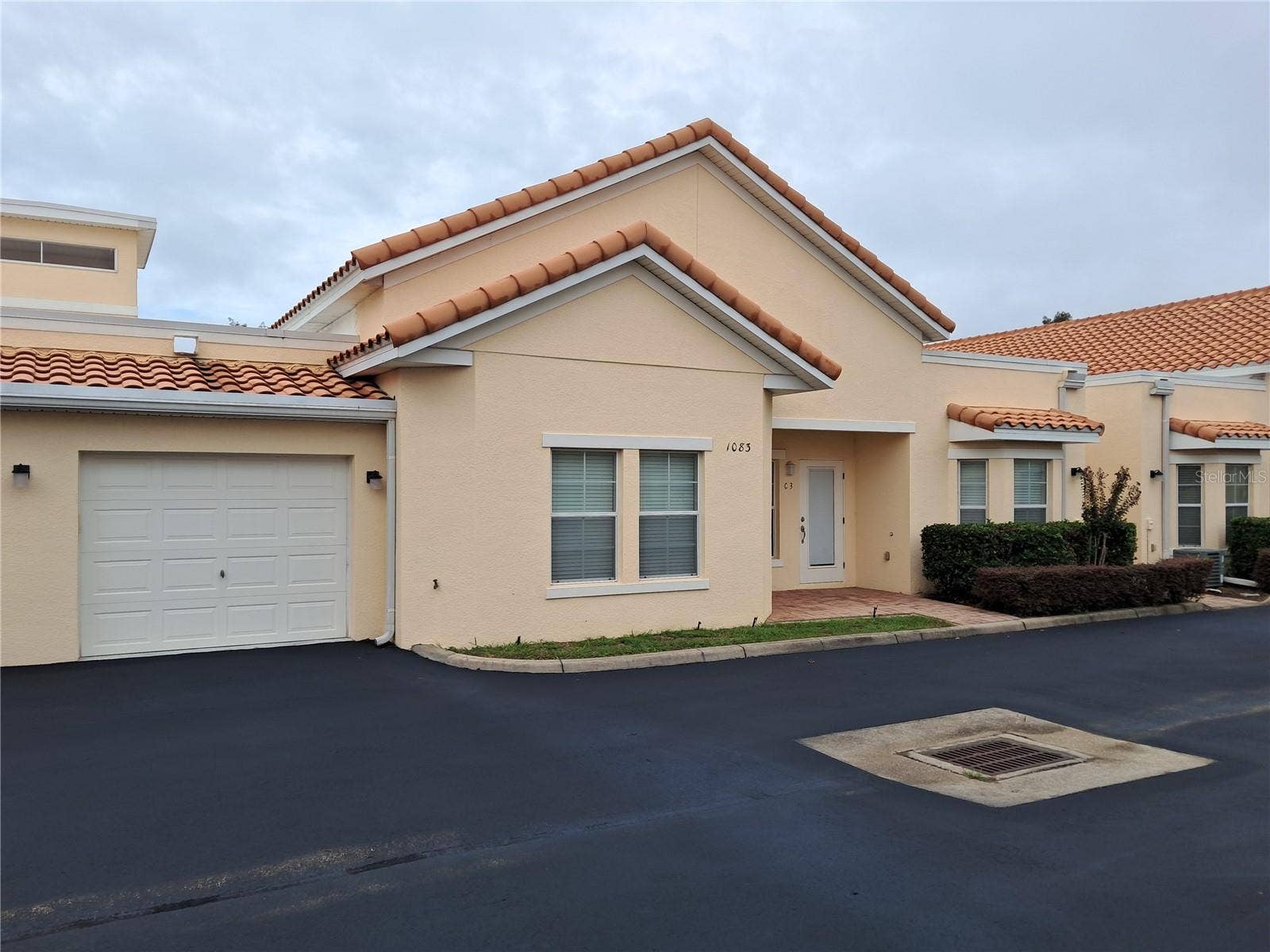 1083 DAVID WALKER DRIVE, #C3, Tavares, FL 32778 Front of the condo