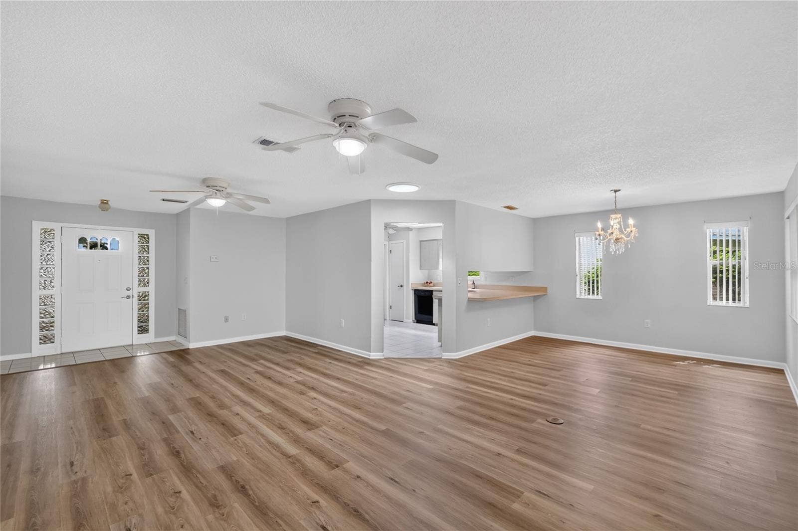 Entrance/Kitchen/Dining room from Family room