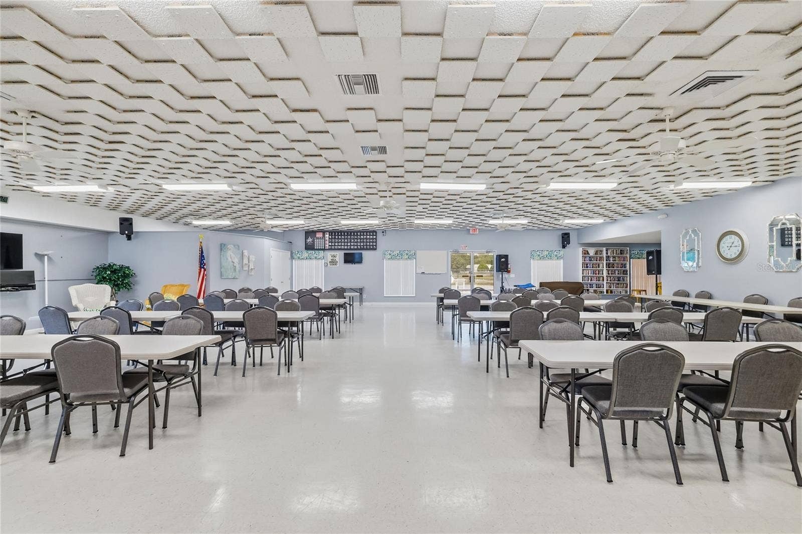 Community Dining/Congregation