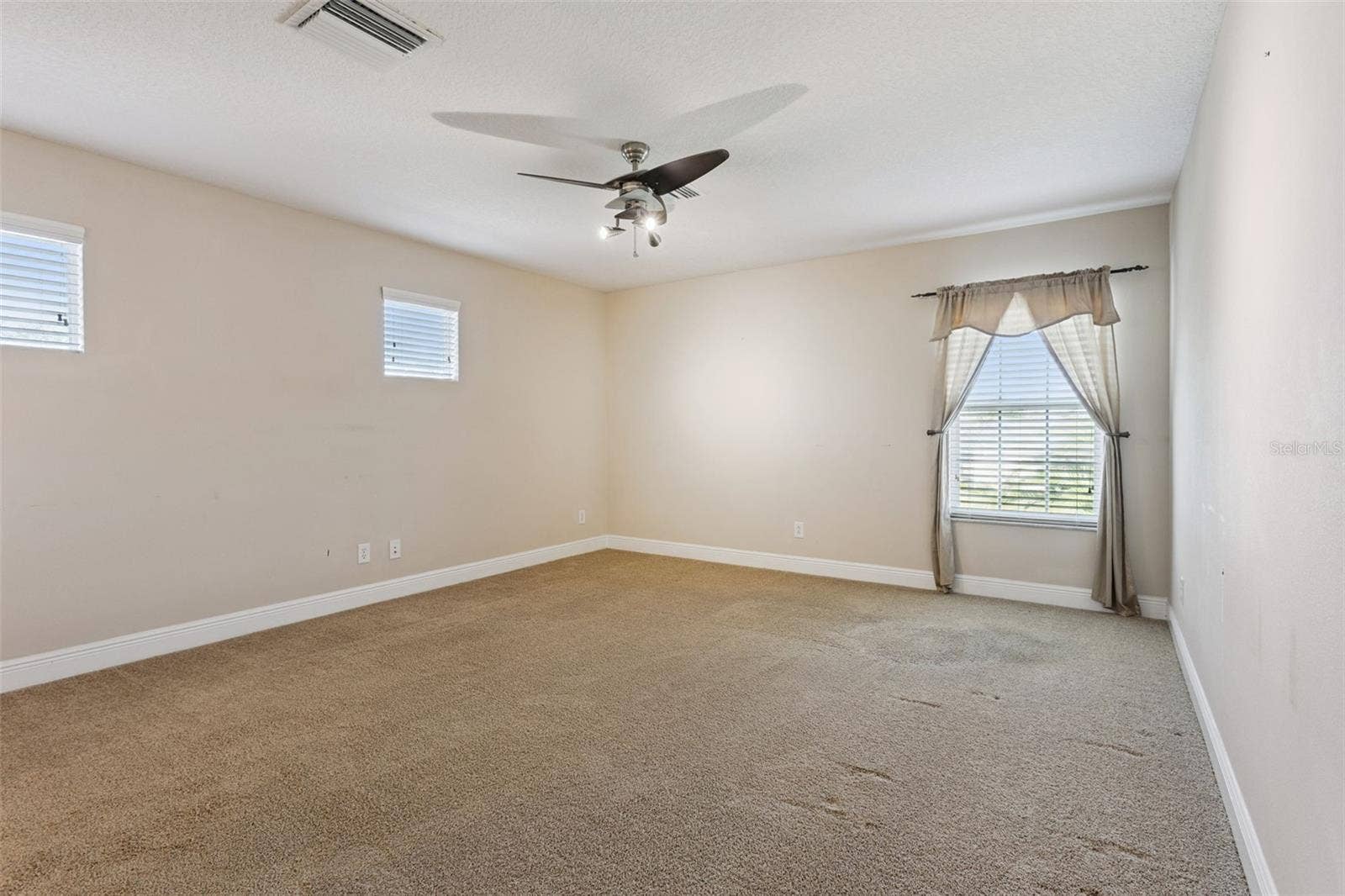 Upstairs 5th bedroom or bonus room