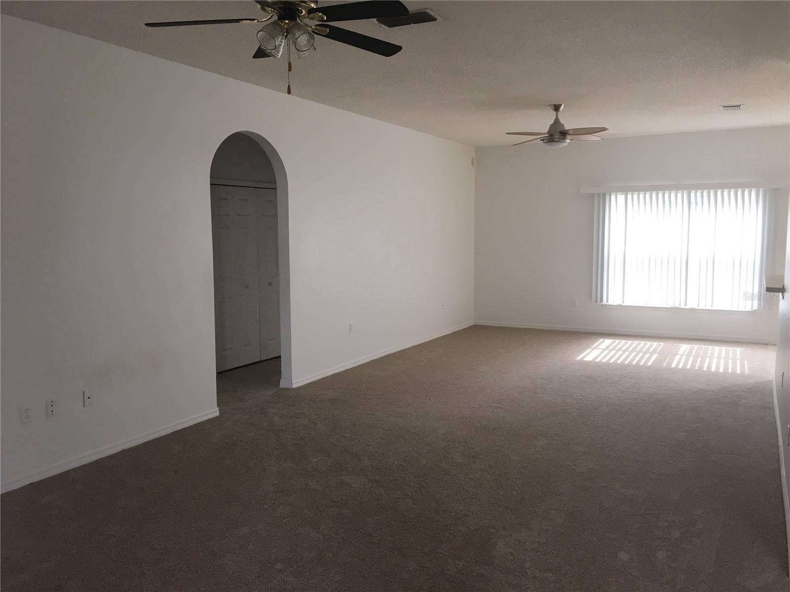 1726 CROWNED AVENUE, Groveland, FL 34736