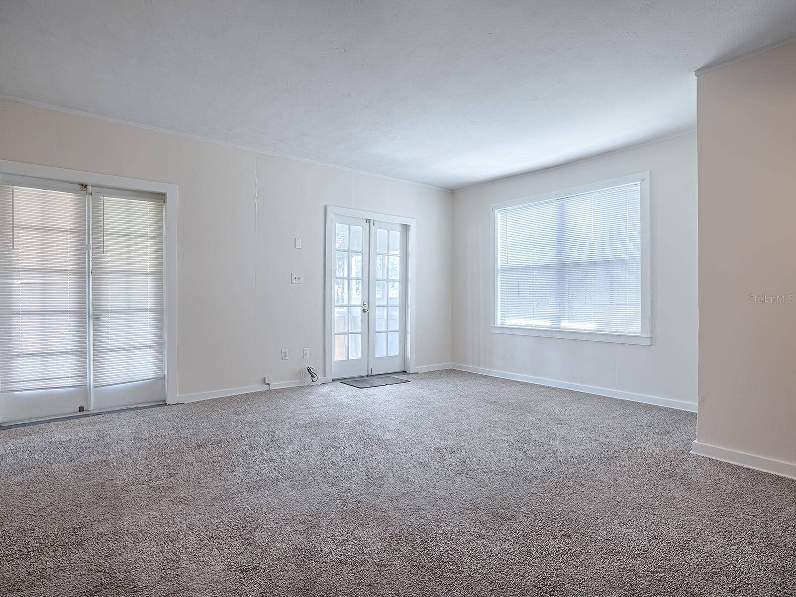 422 & 426 E CITRUS AVENUE, Eustis, FL 32726 422_Unit#C_Living Room
