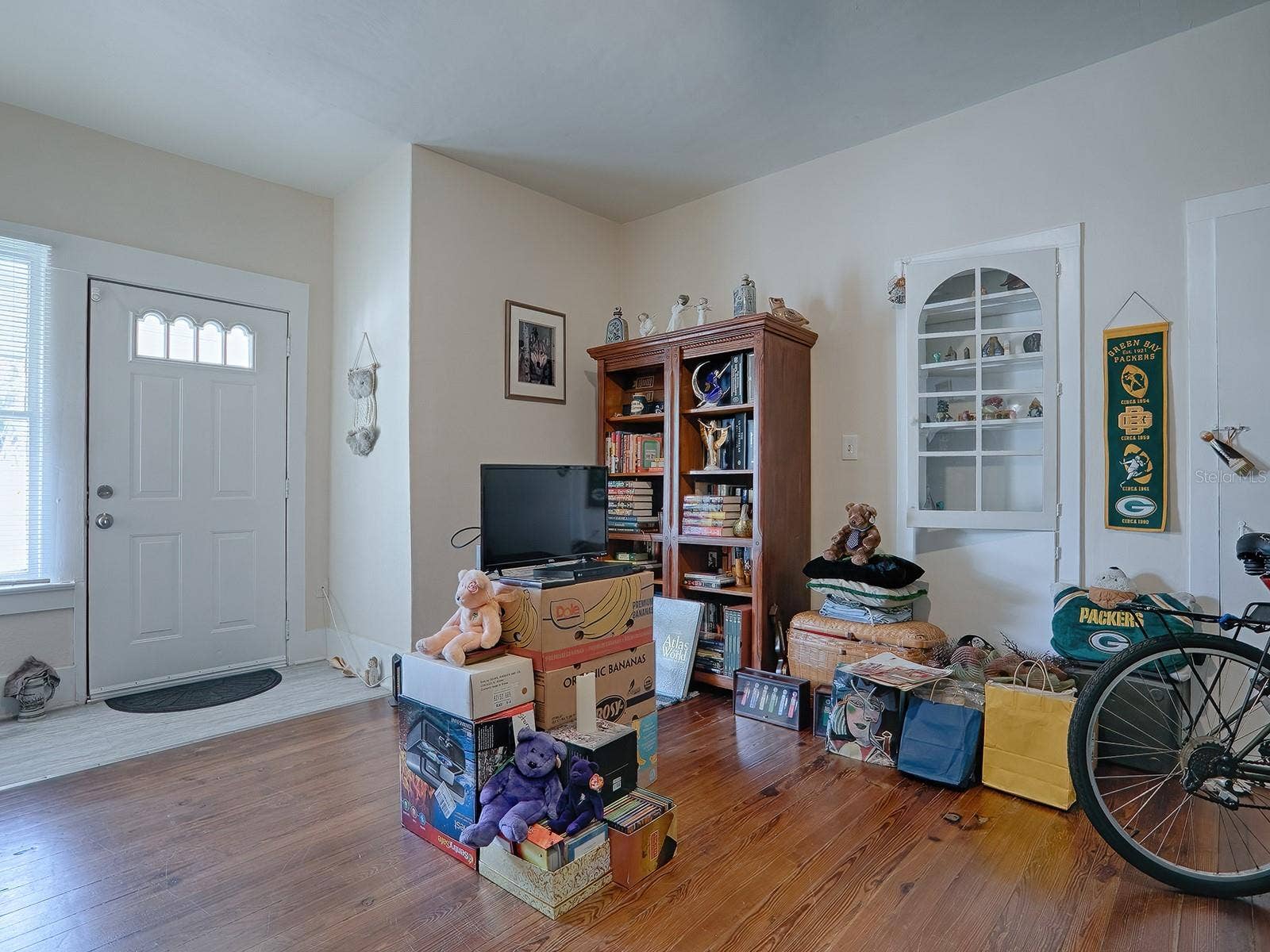 422 & 426 E CITRUS AVENUE, Eustis, FL 32726 422_Unit#D_Living Room