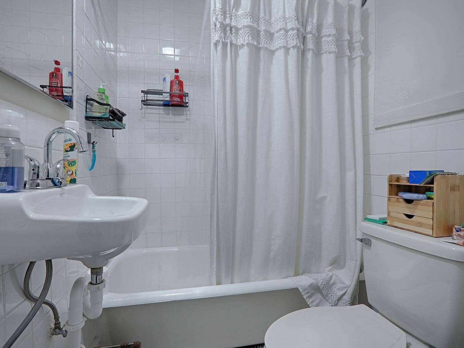 422 & 426 E CITRUS AVENUE, Eustis, FL 32726 426_Unit#4_Bathroom