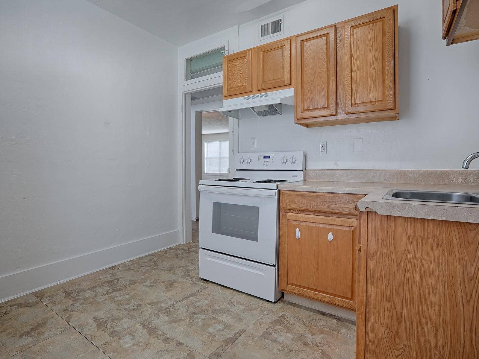 422 & 426 E CITRUS AVENUE, Eustis, FL 32726 422_Unit#C_Kitchen