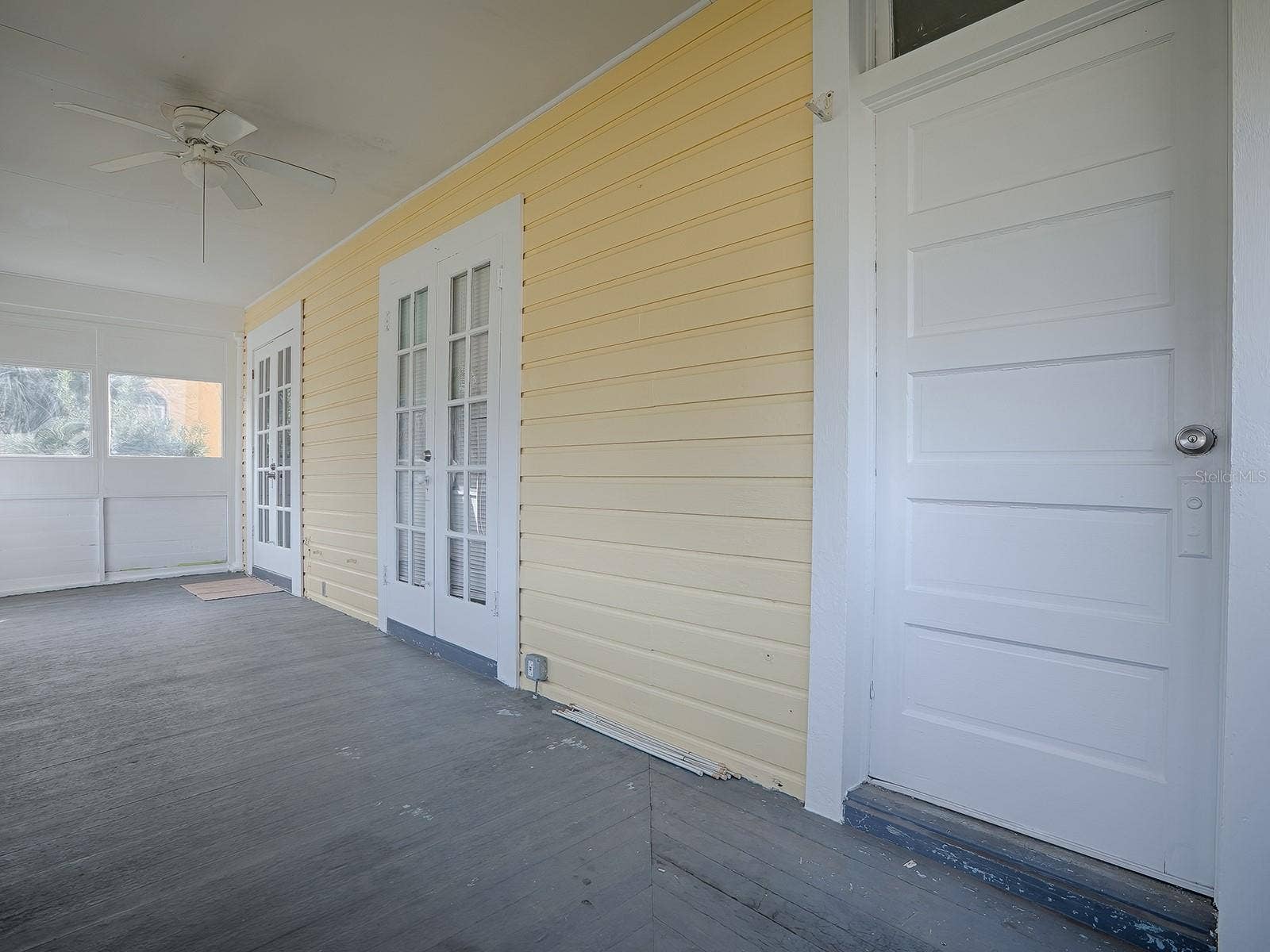 422 & 426 E CITRUS AVENUE, Eustis, FL 32726 422_Unit#C_Enclosed Front Porch