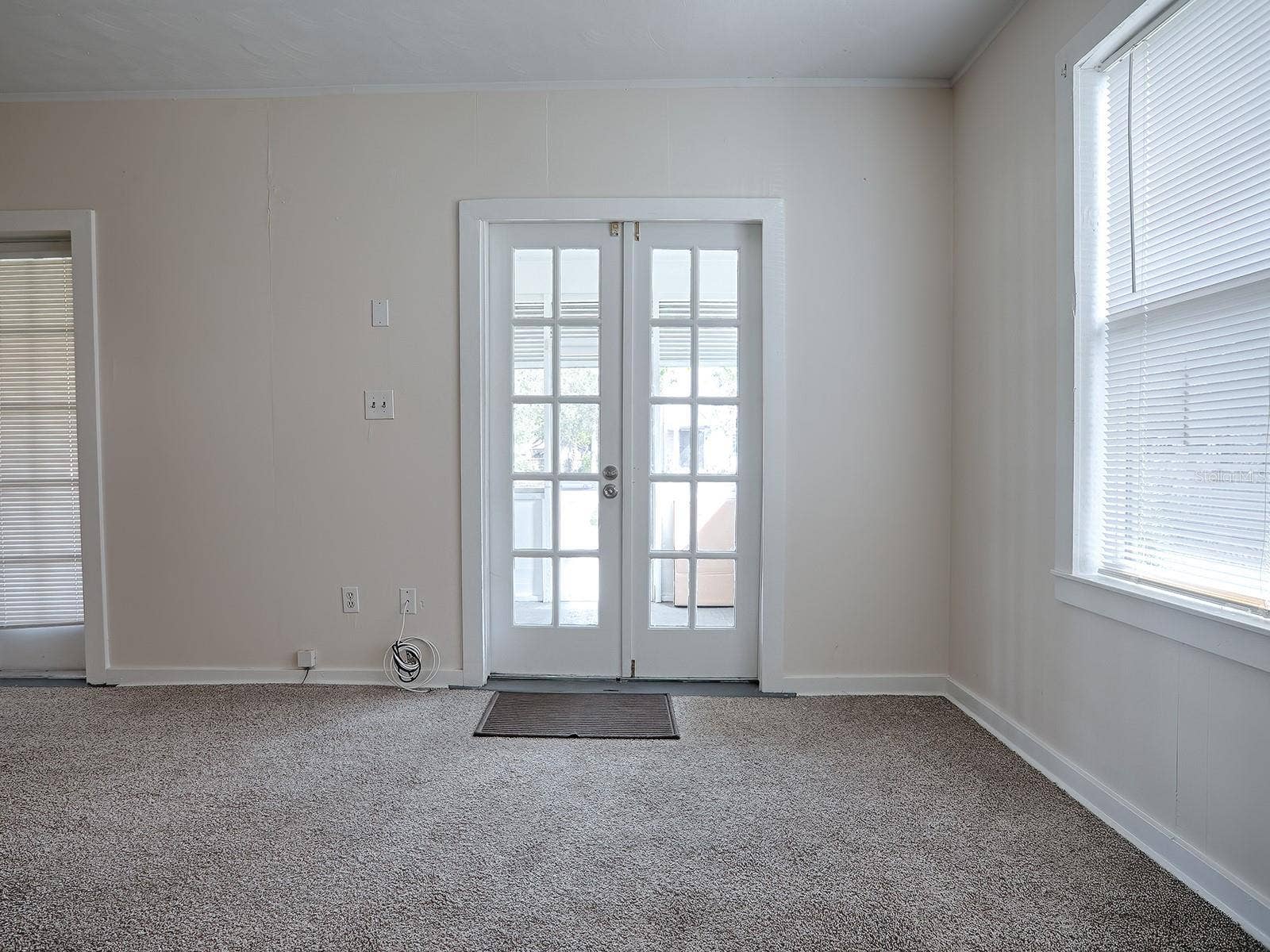 422 & 426 E CITRUS AVENUE, Eustis, FL 32726 422_Unit#C_Living Room