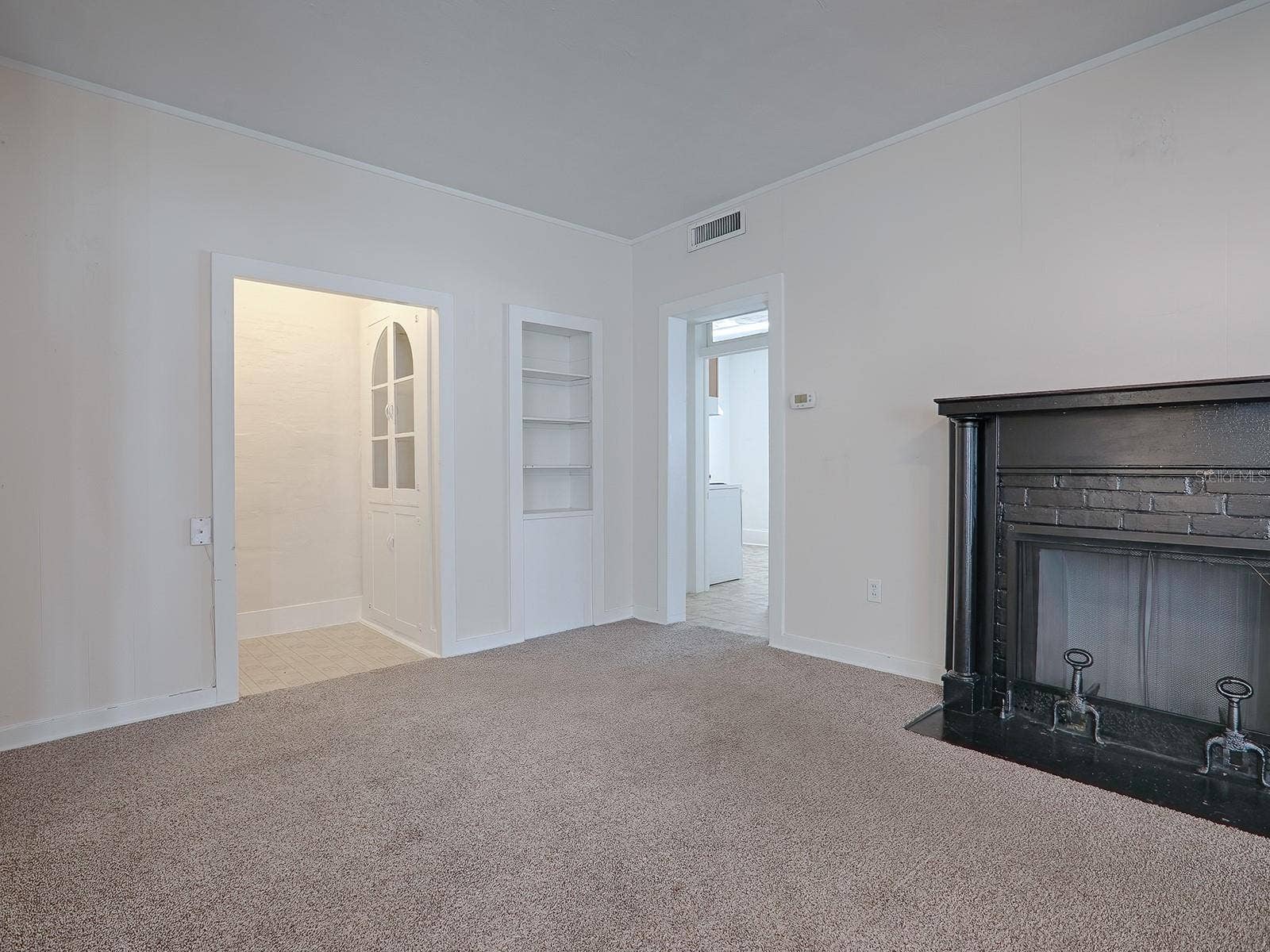 422 & 426 E CITRUS AVENUE, Eustis, FL 32726 422_Unit#C_Living Room