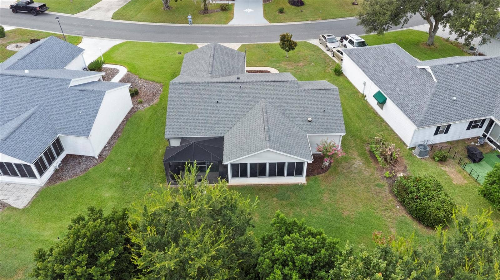 672 SAN PEDRO DRIVE, The Villages, FL 32159 Spacious back yard with plenty of provacy.