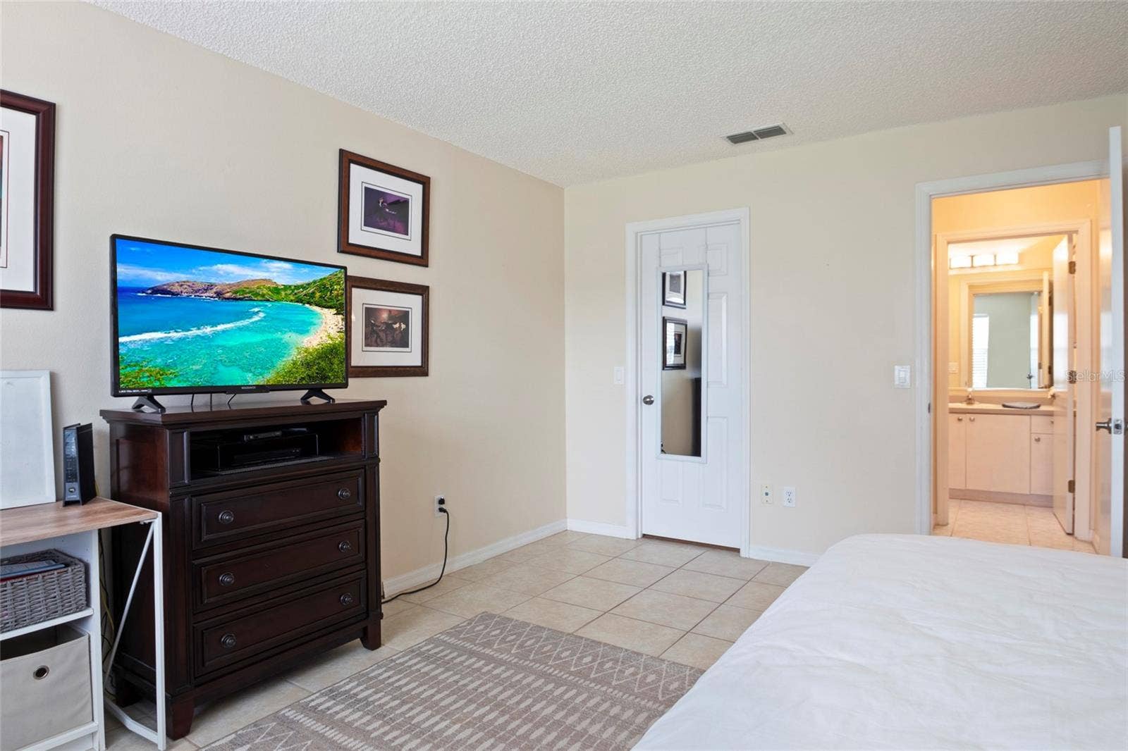 672 SAN PEDRO DRIVE, The Villages, FL 32159 Walk in closet in 2nd bedroom.
