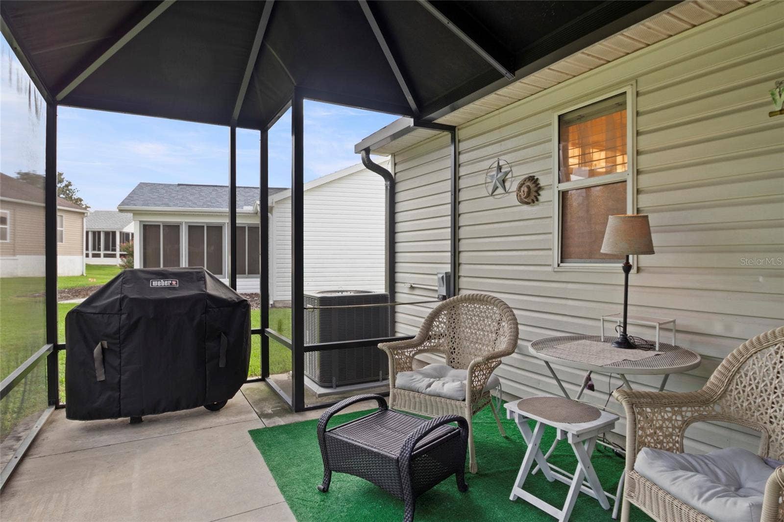 672 SAN PEDRO DRIVE, The Villages, FL 32159 Bird Cage lanai.