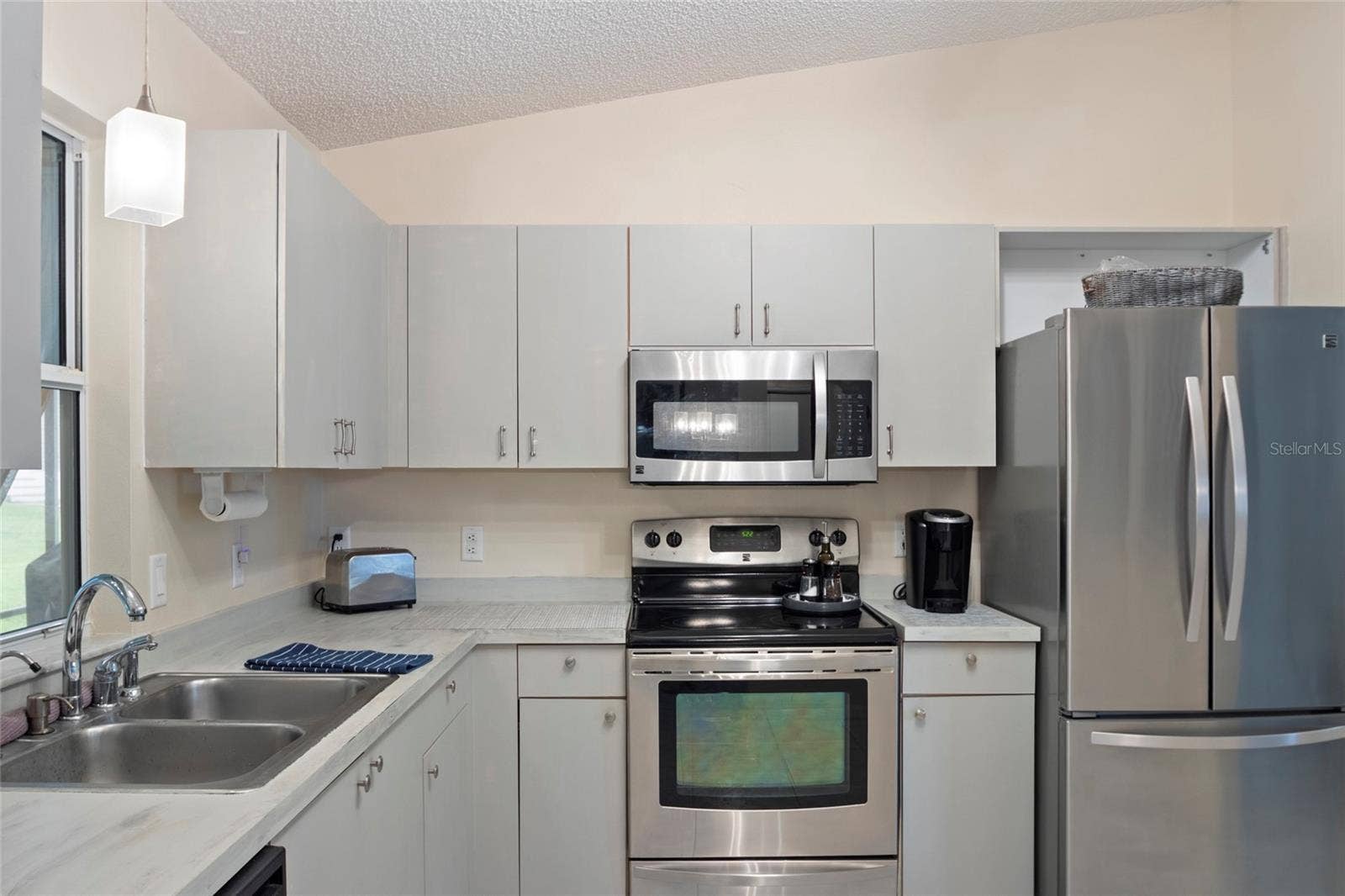 672 SAN PEDRO DRIVE, The Villages, FL 32159 Stainless Steal Appliances