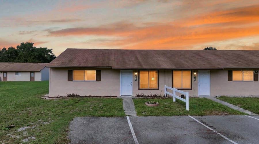 Property photo for 424 E ROSEWOOD LANE, #424, Tavares, FL