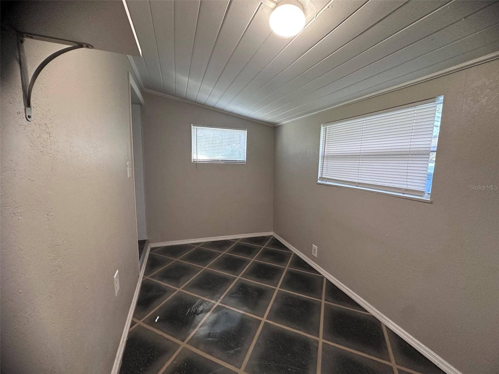 1215 MANOR DRIVE, Leesburg, FL 34748 1215 MANOR DRIVE, Leesburg, FL 34748