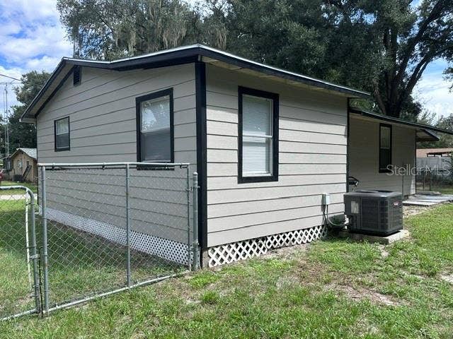 1215 MANOR DRIVE, Leesburg, FL 34748 1215 MANOR DRIVE, Leesburg, FL 34748