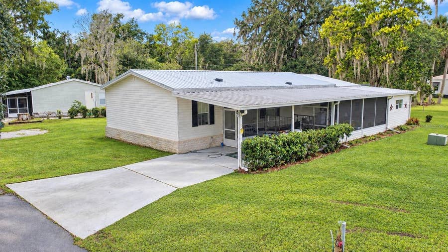 Property photo for 25 CANAL WAY, Lake Panasoffkee, FL