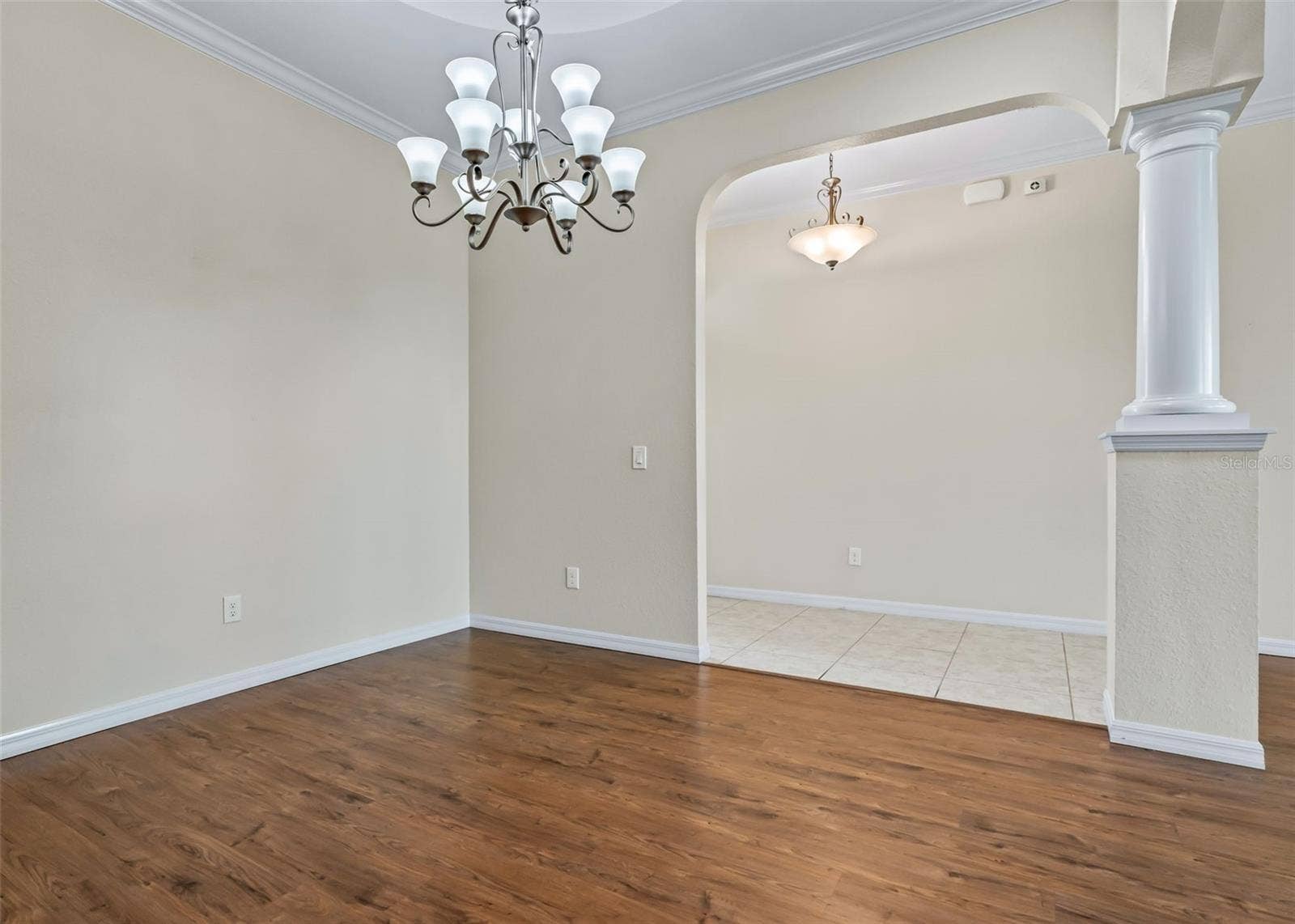 Dining area w/access to Foyer