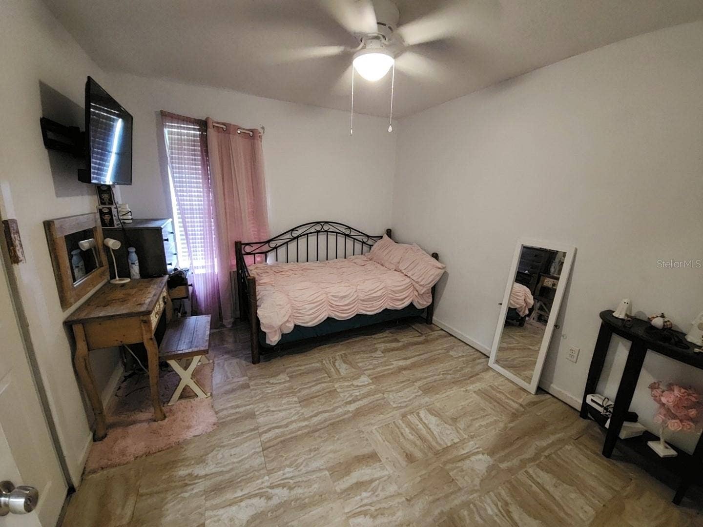 677 WARNER STREET, Groveland, FL 34736 677 WARNER STREET, Groveland, FL 34736