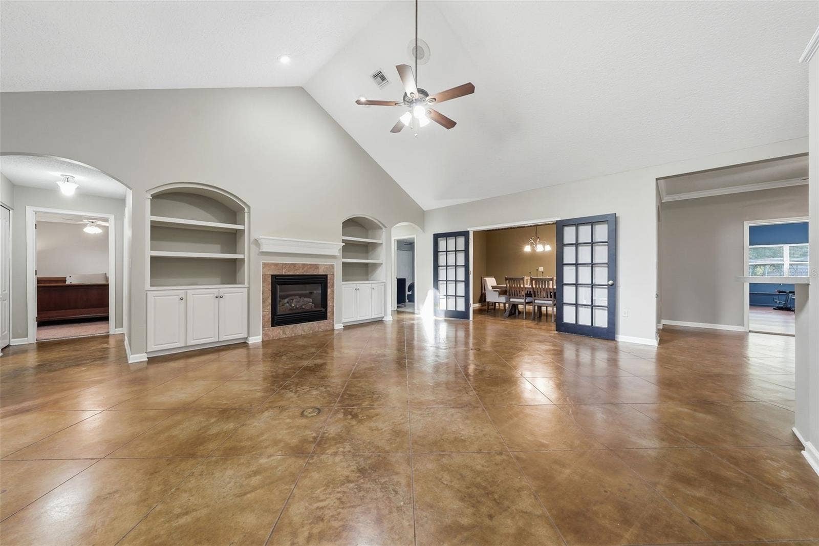 22301 CORONADO SOMERSET DRIVE, Sorrento, FL 32776 Living room