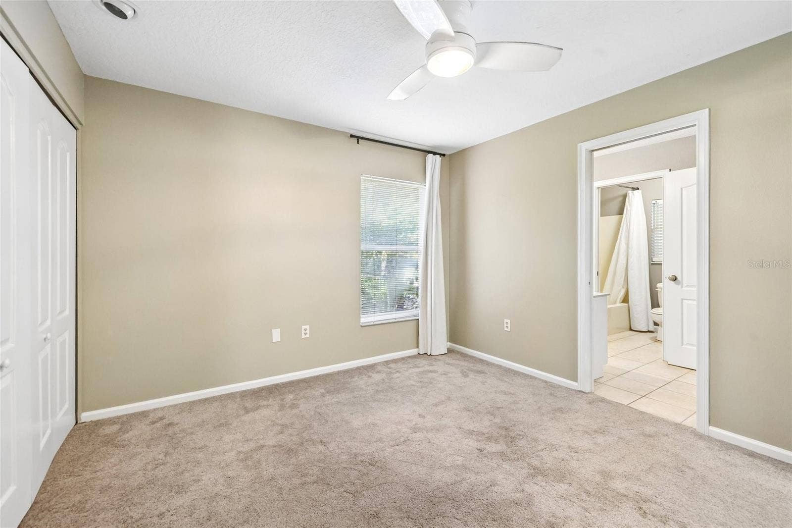 22301 CORONADO SOMERSET DRIVE, Sorrento, FL 32776 22301 CORONADO SOMERSET DRIVE, Sorrento, FL 32776