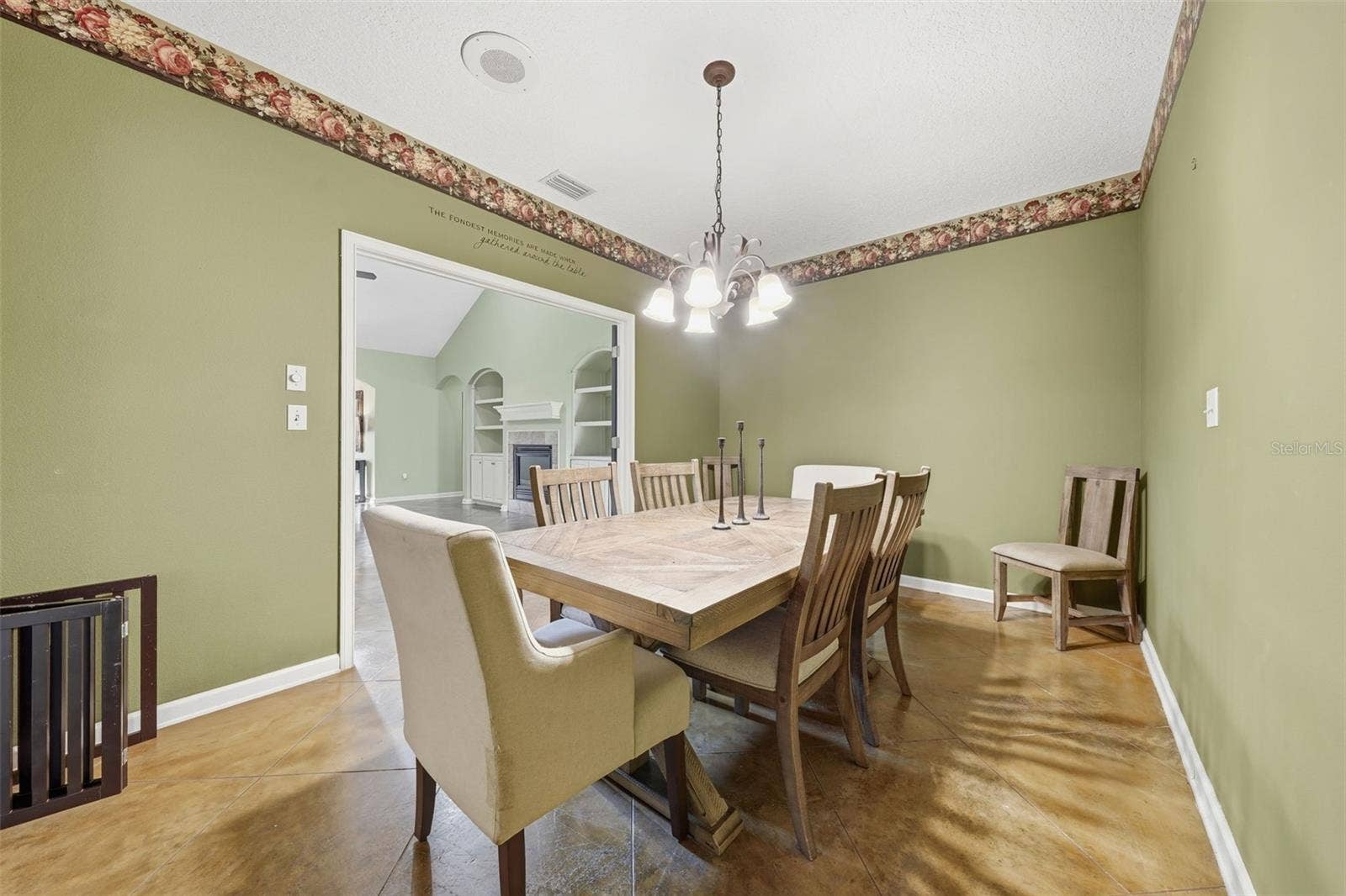 22301 CORONADO SOMERSET DRIVE, Sorrento, FL 32776 Dining
