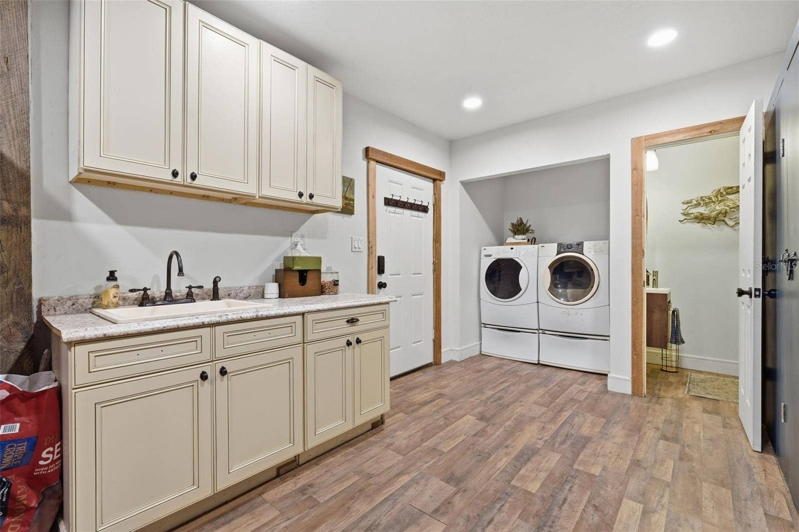 22301 CORONADO SOMERSET DRIVE, Sorrento, FL 32776 Tack room kitchenette
