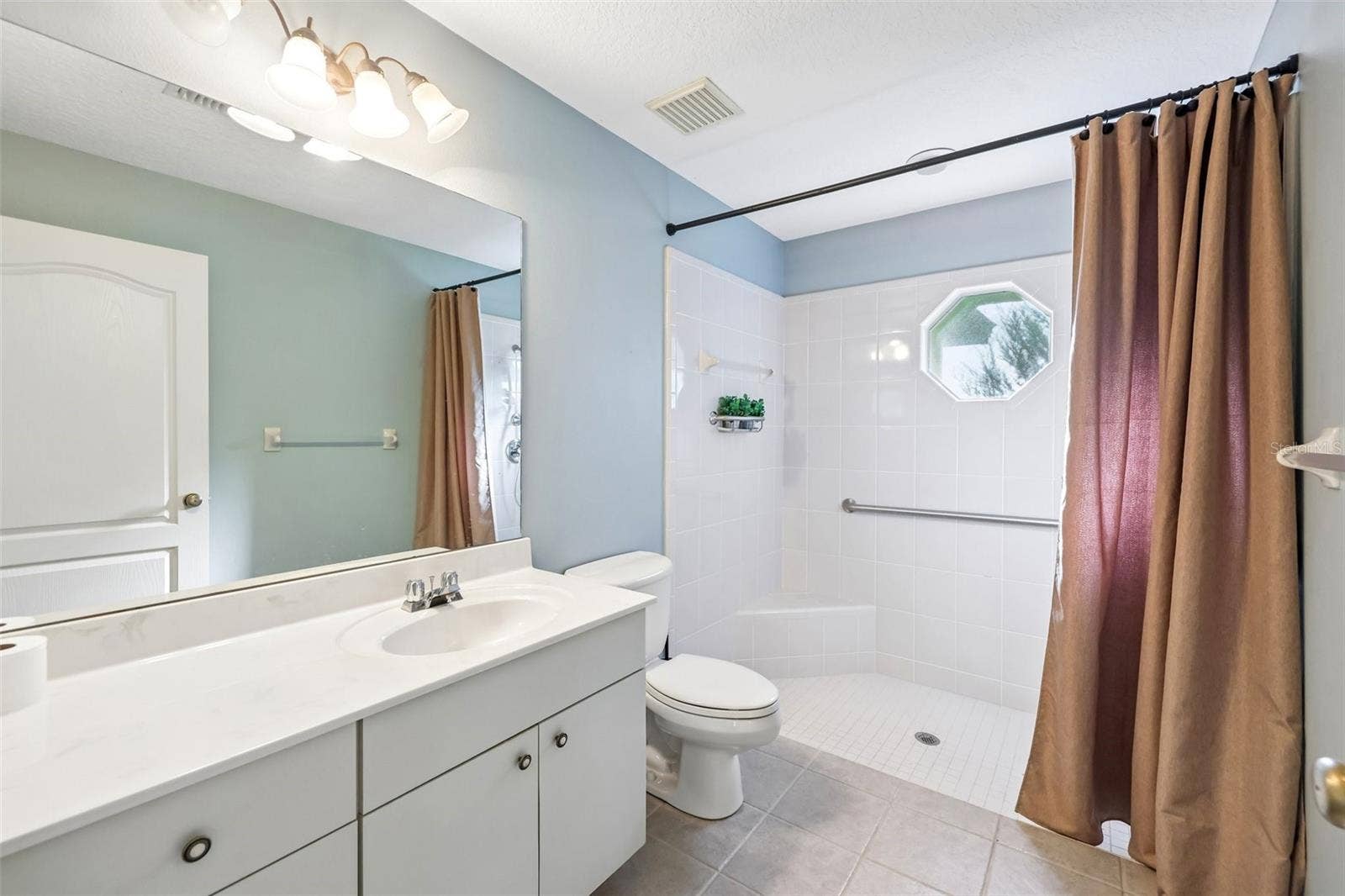 22301 CORONADO SOMERSET DRIVE, Sorrento, FL 32776 22301 CORONADO SOMERSET DRIVE, Sorrento, FL 32776