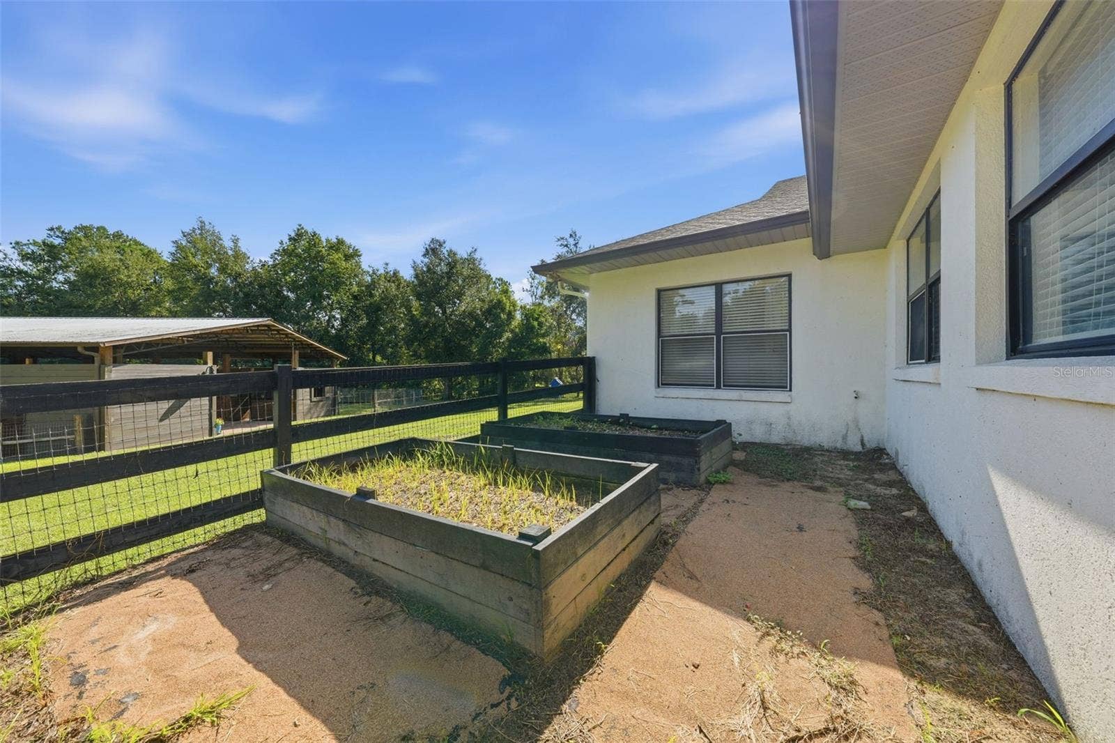 22301 CORONADO SOMERSET DRIVE, Sorrento, FL 32776 Garden area