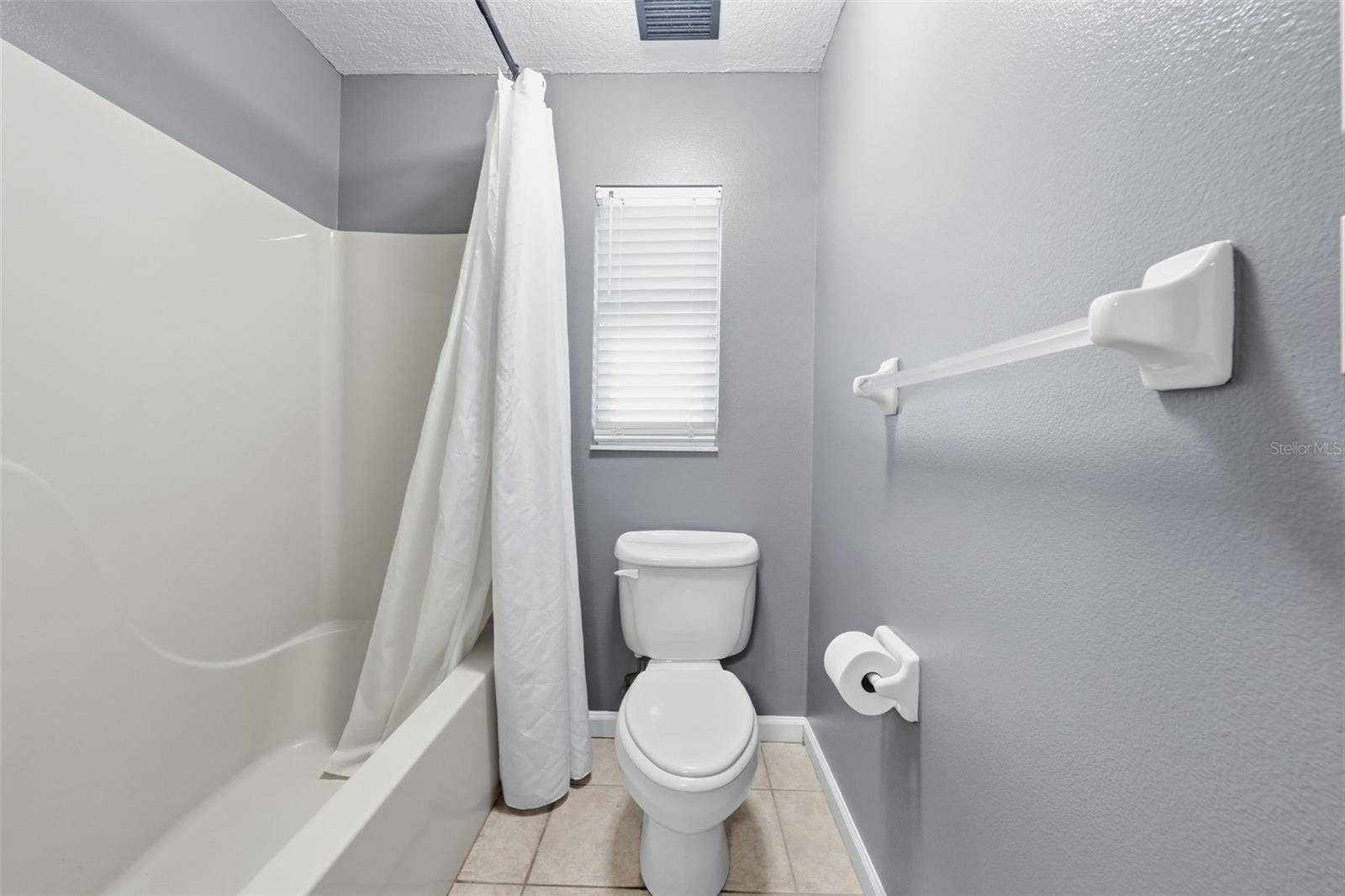 22301 CORONADO SOMERSET DRIVE, Sorrento, FL 32776 22301 CORONADO SOMERSET DRIVE, Sorrento, FL 32776