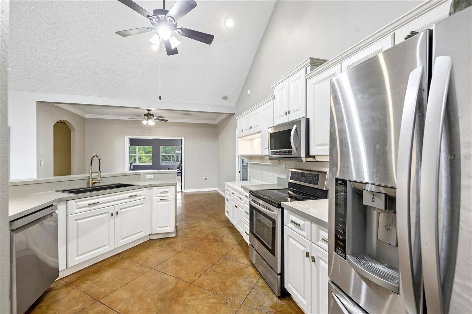 22301 CORONADO SOMERSET DRIVE, Sorrento, FL 32776 22301 CORONADO SOMERSET DRIVE, Sorrento, FL 32776
