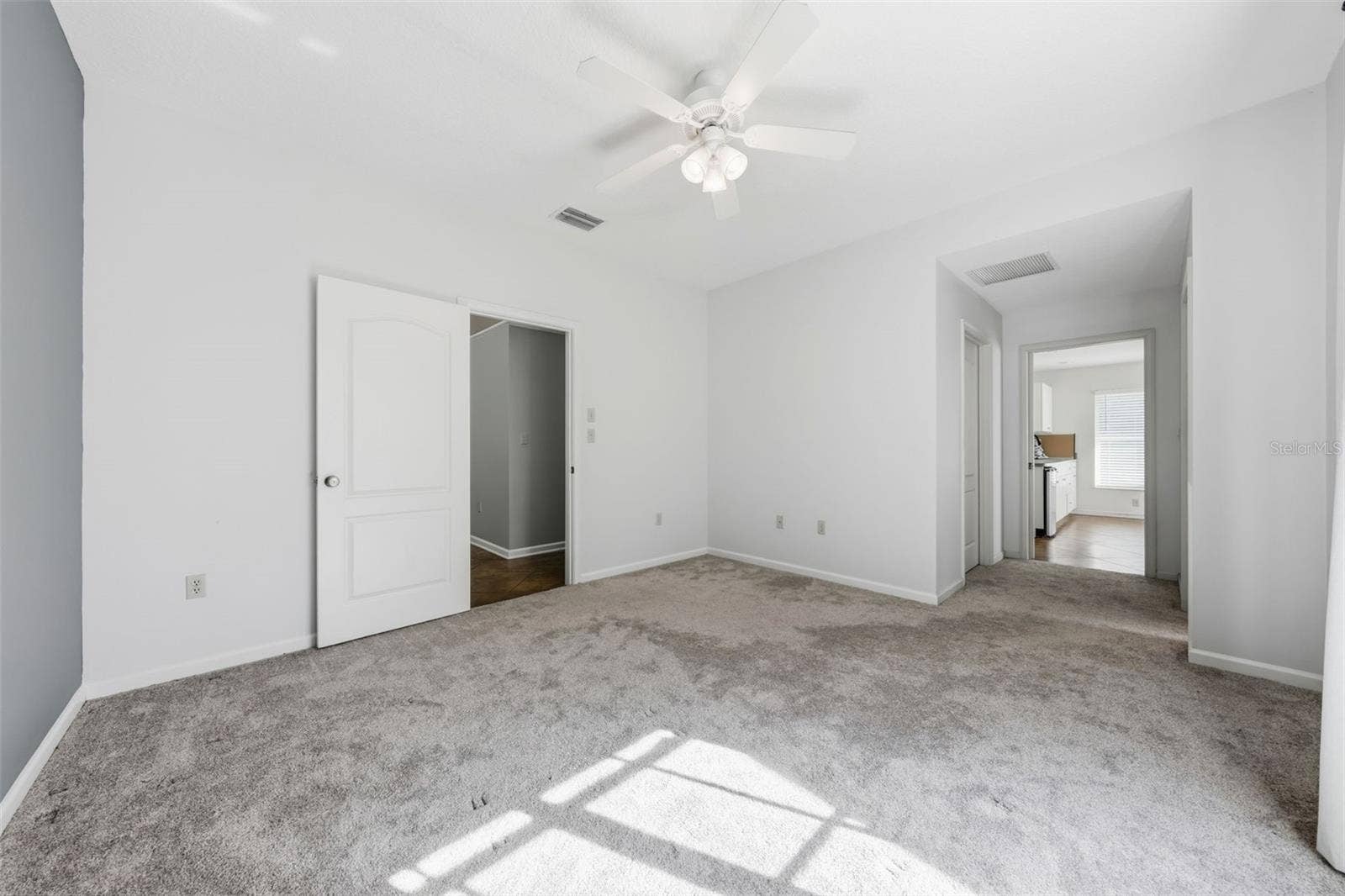 22301 CORONADO SOMERSET DRIVE, Sorrento, FL 32776 22301 CORONADO SOMERSET DRIVE, Sorrento, FL 32776