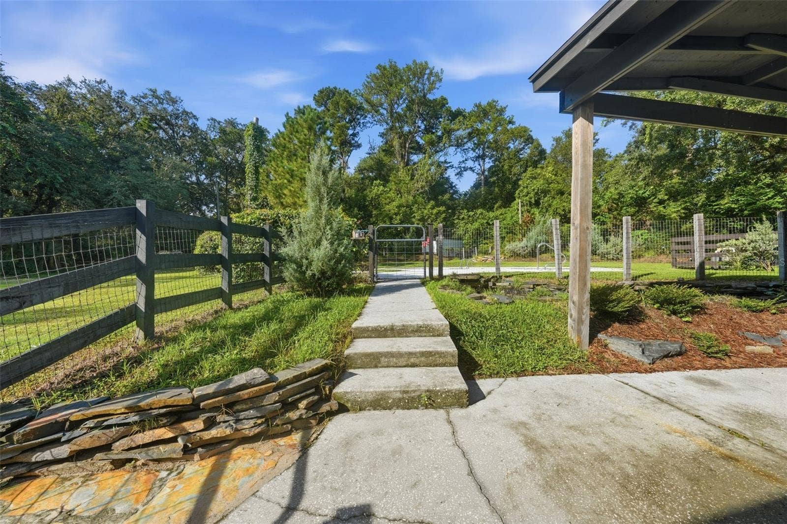 22301 CORONADO SOMERSET DRIVE, Sorrento, FL 32776 22301 CORONADO SOMERSET DRIVE, Sorrento, FL 32776