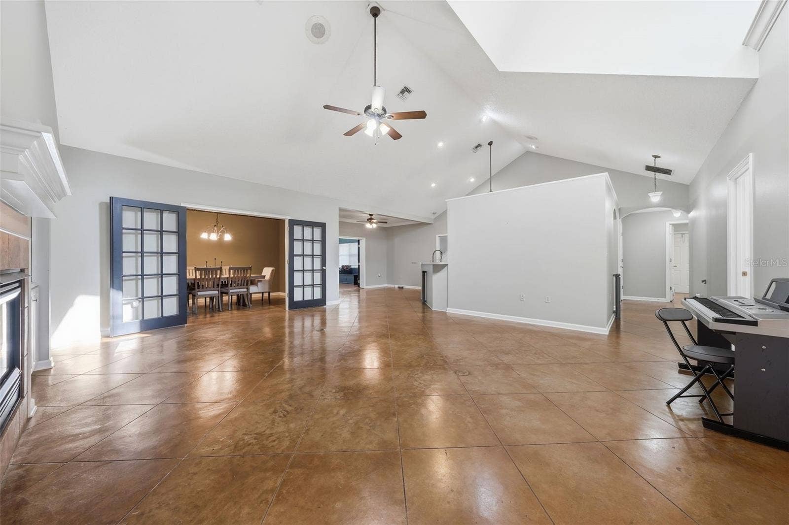 22301 CORONADO SOMERSET DRIVE, Sorrento, FL 32776 Living Room