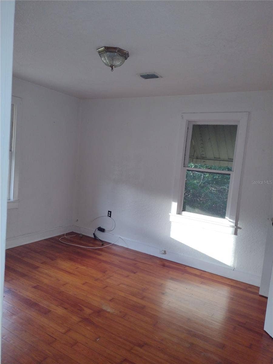 320 S 4TH STREET, Leesburg, FL 34748 320 S 4TH STREET, Leesburg, FL 34748