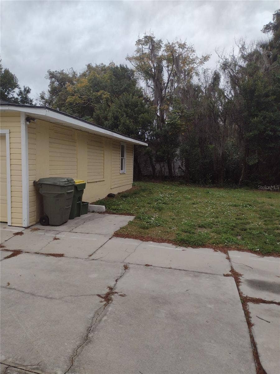 320 S 4TH STREET, Leesburg, FL 34748 320 S 4TH STREET, Leesburg, FL 34748