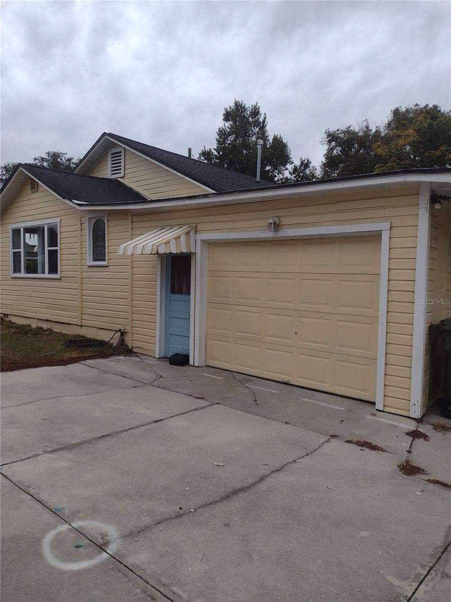 320 S 4TH STREET, Leesburg, FL 34748 320 S 4TH STREET, Leesburg, FL 34748