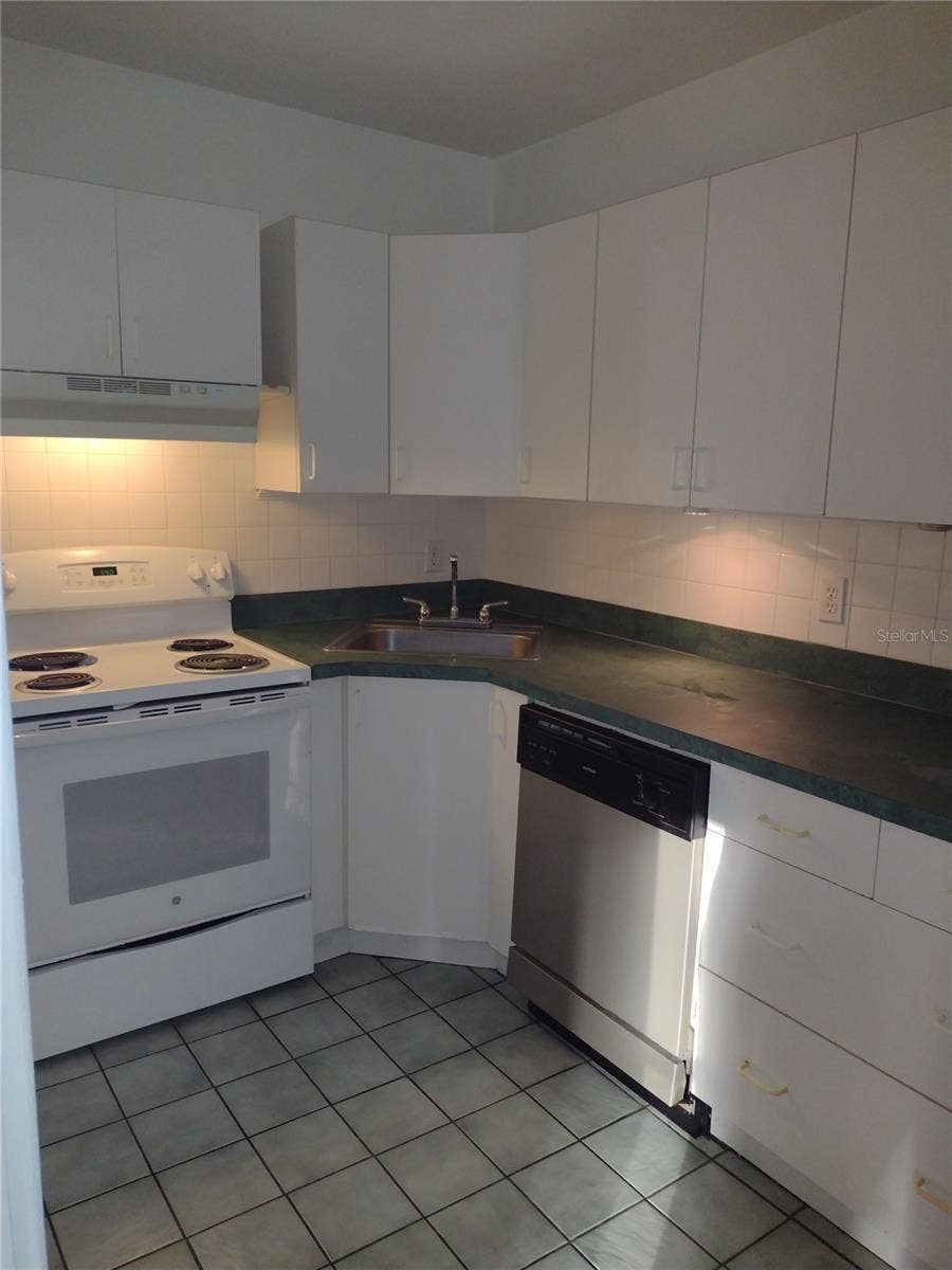 320 S 4TH STREET, Leesburg, FL 34748 320 S 4TH STREET, Leesburg, FL 34748