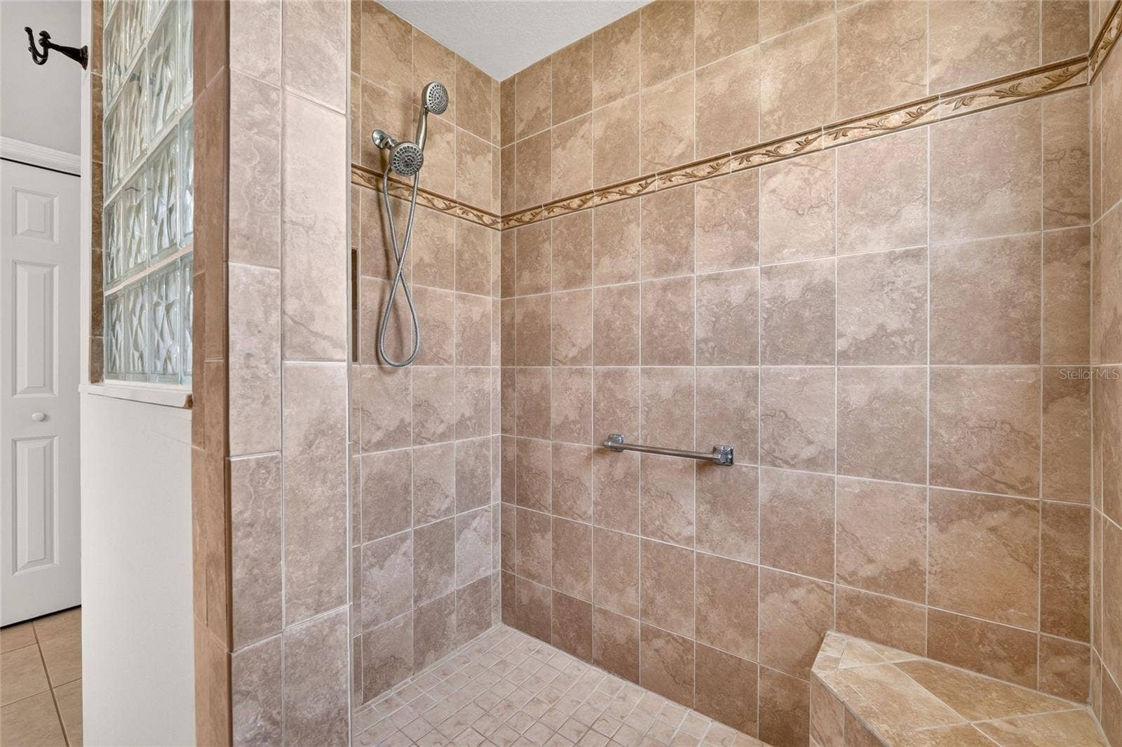 1705 MOUNT CROGHAN TRAIL, The Villages, FL 32162 1705 MOUNT CROGHAN TRAIL, The Villages, FL 32162