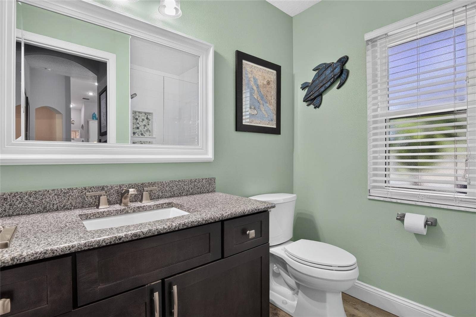 Bathroom 3 (back of house)