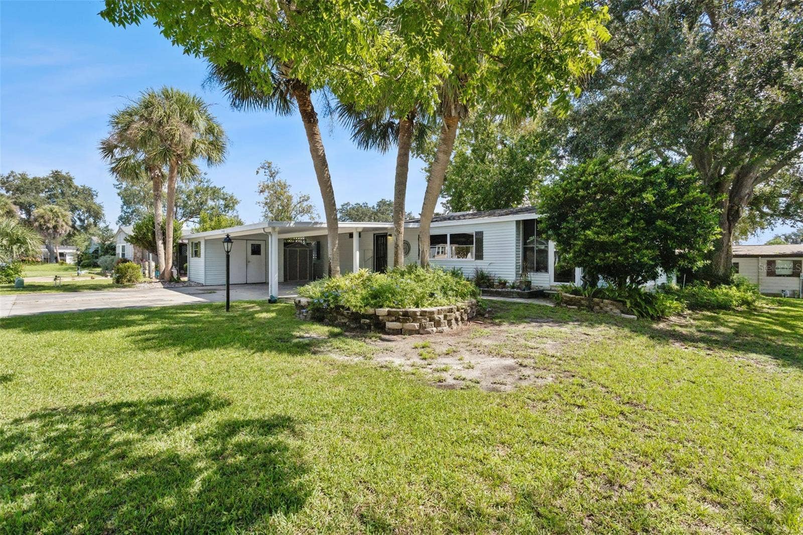 25040 BETTON HILL, Leesburg, FL 34748