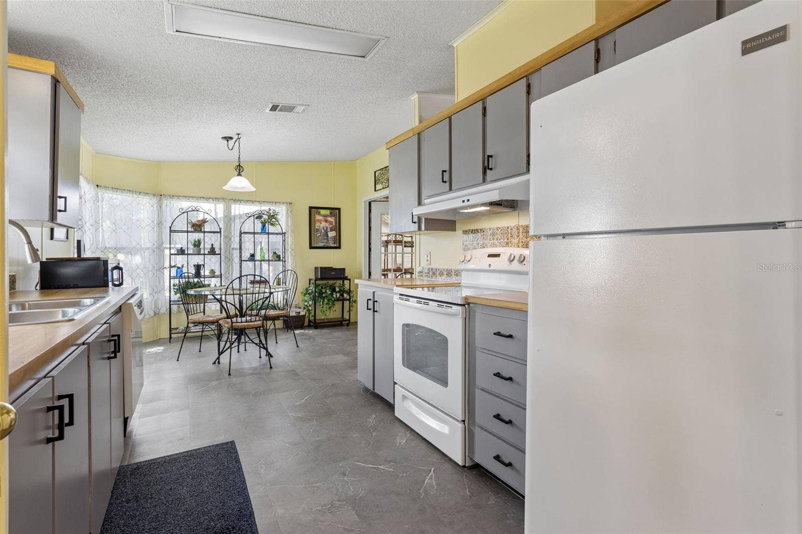 25040 BETTON HILL, Leesburg, FL 34748