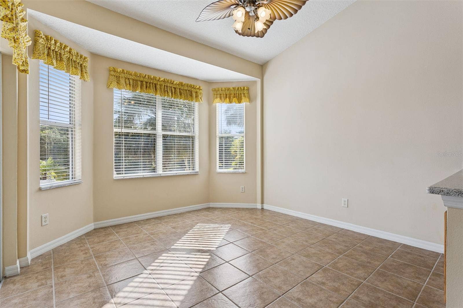 24242 E BELLE MEDE DRIVE, Leesburg, FL 34748 24242 E BELLE MEDE DRIVE, Leesburg, FL 34748