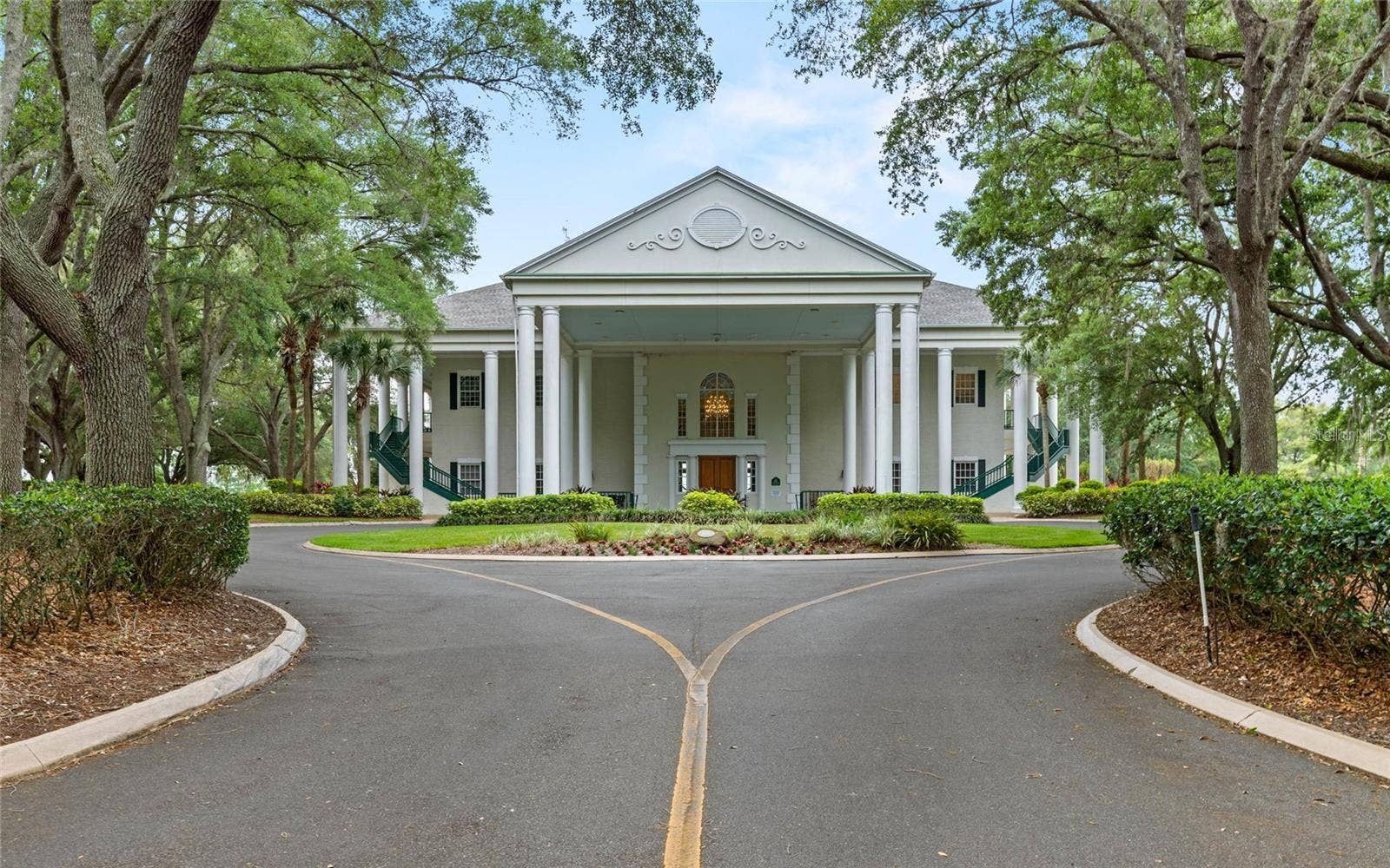 24242 E BELLE MEDE DRIVE, Leesburg, FL 34748 The Manor 1 of 3 Activity Centers
