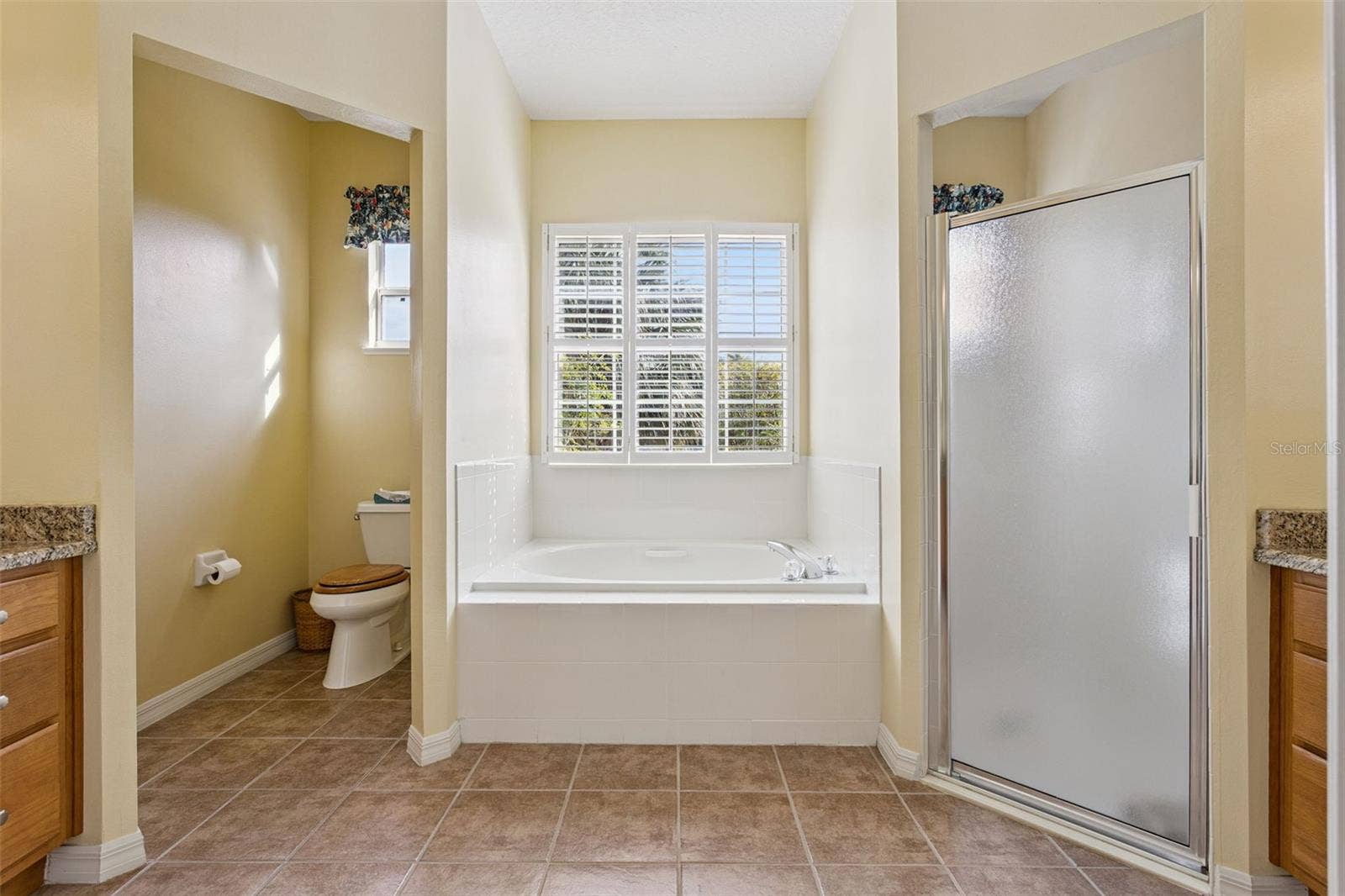 24242 E BELLE MEDE DRIVE, Leesburg, FL 34748 Primary Ensuite