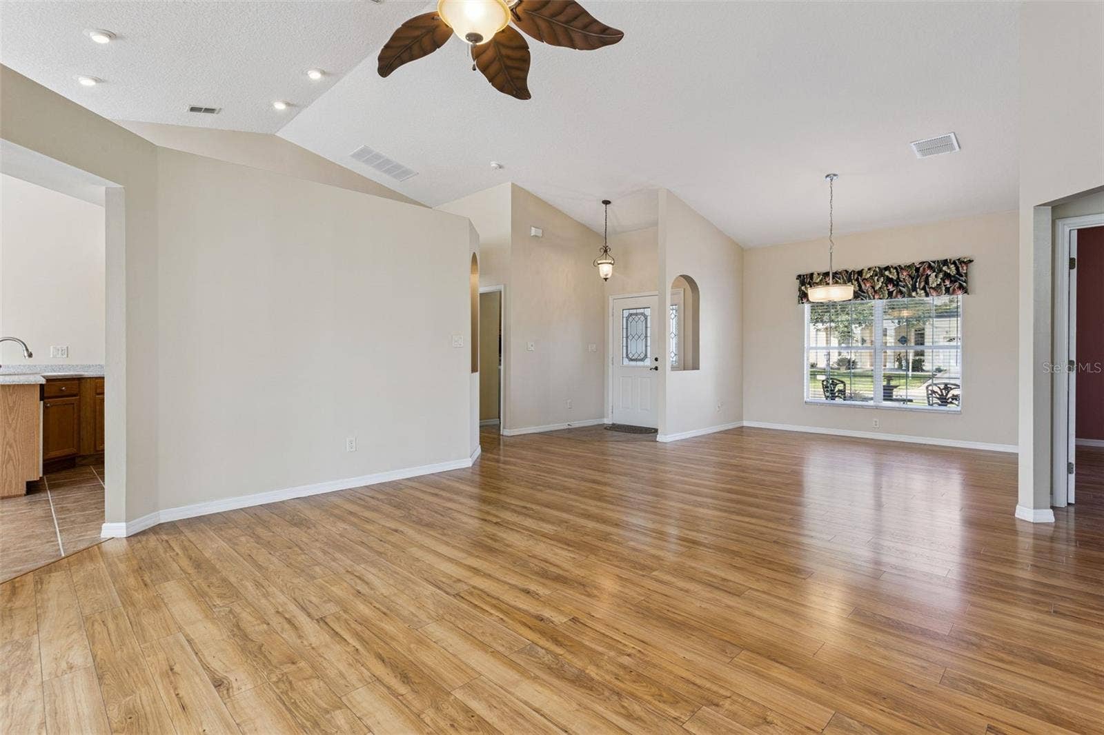 24242 E BELLE MEDE DRIVE, Leesburg, FL 34748 24242 E BELLE MEDE DRIVE, Leesburg, FL 34748